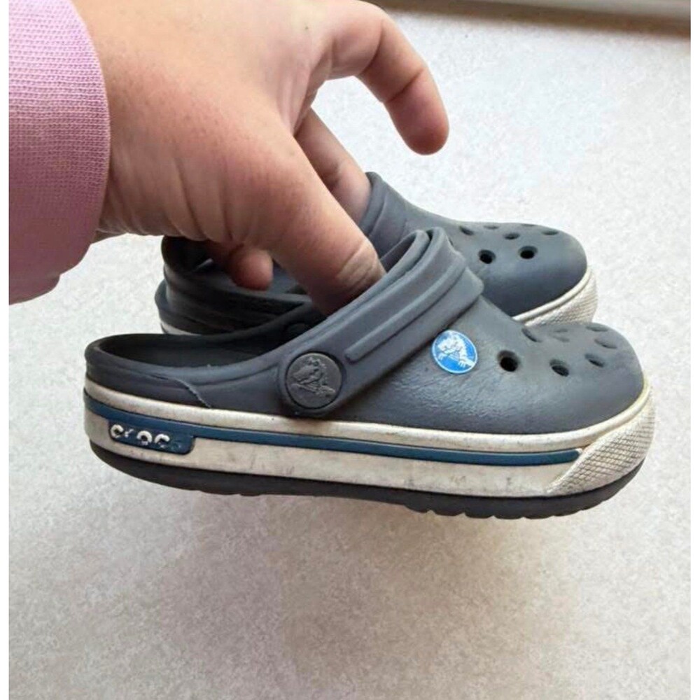 Crocs size 6/7